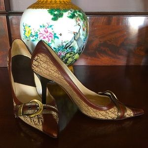 Authentic Dior tan monogram heels 👠